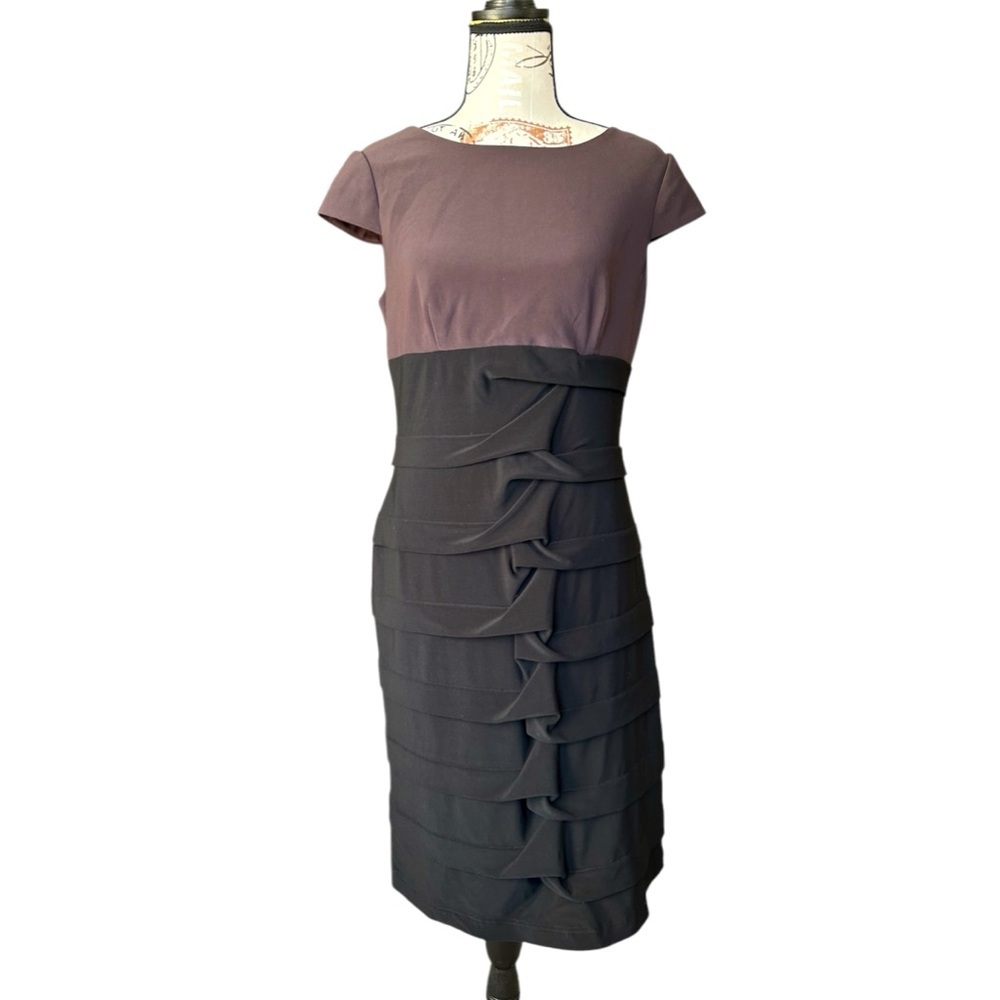 5/$25 Adrianna Papell fitted knee length easy to wear dress size 8